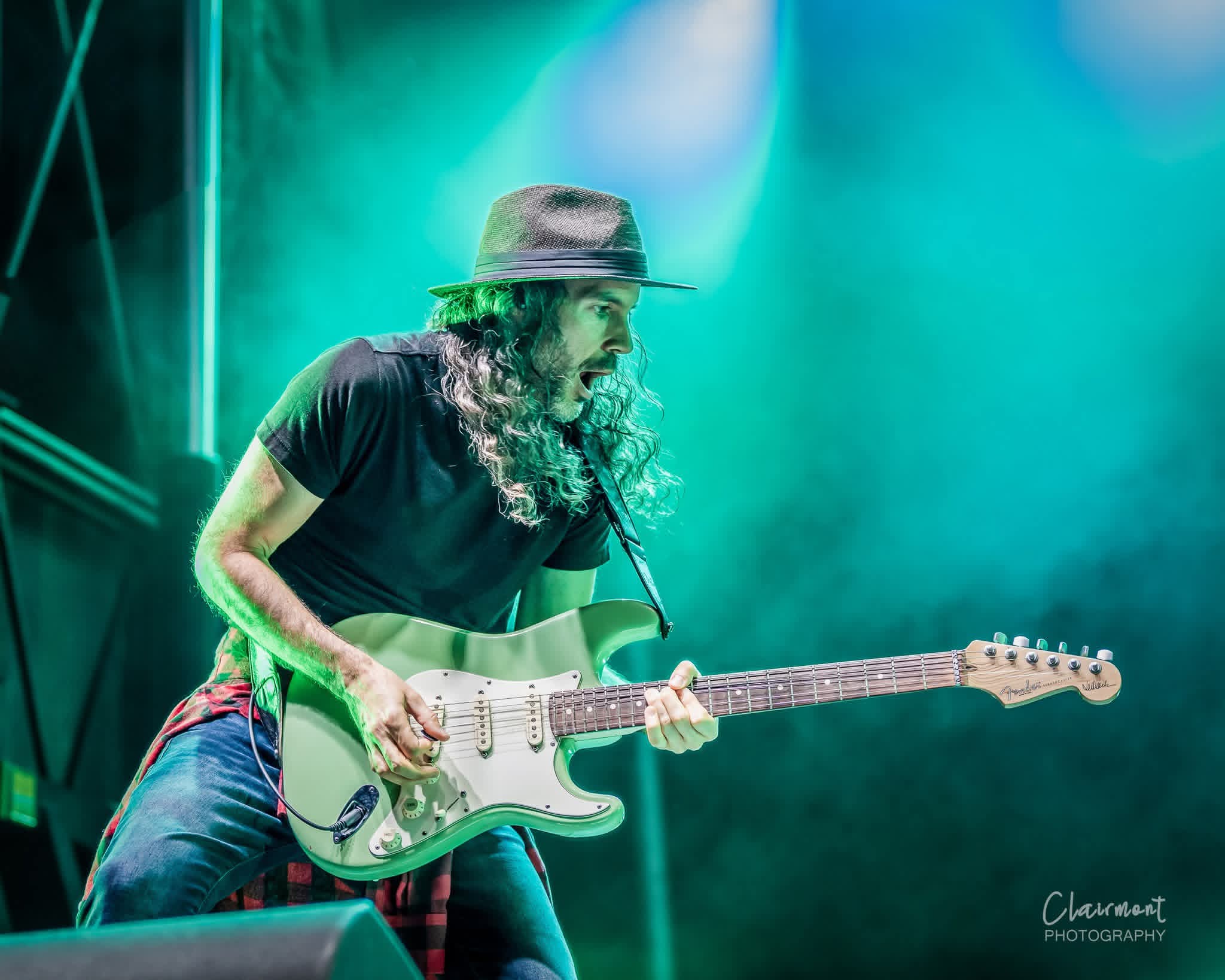 Guitarist live green light