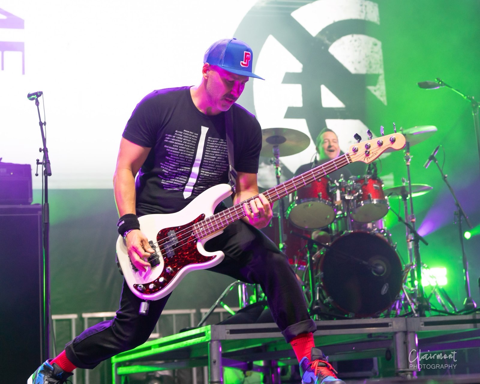 Angelo Bernardo as Jeff Ament